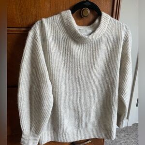 Everlane Cocoon Crew in Alpaca, almond, size M